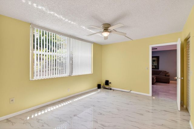 18 Willowbrook Lane 103, Delray Beach, FL 33446