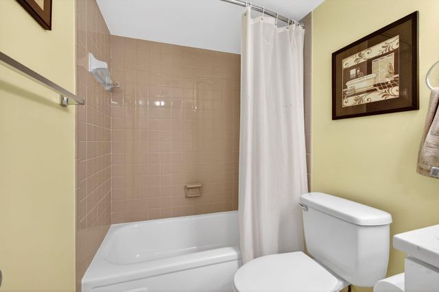 18 Willowbrook Lane 103, Delray Beach, FL 33446