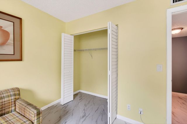 18 Willowbrook Lane 103, Delray Beach, FL 33446