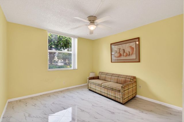 18 Willowbrook Lane 103, Delray Beach, FL 33446