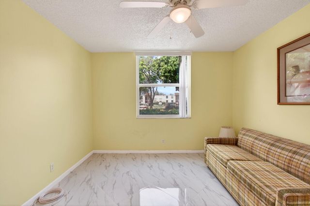 18 Willowbrook Lane 103, Delray Beach, FL 33446