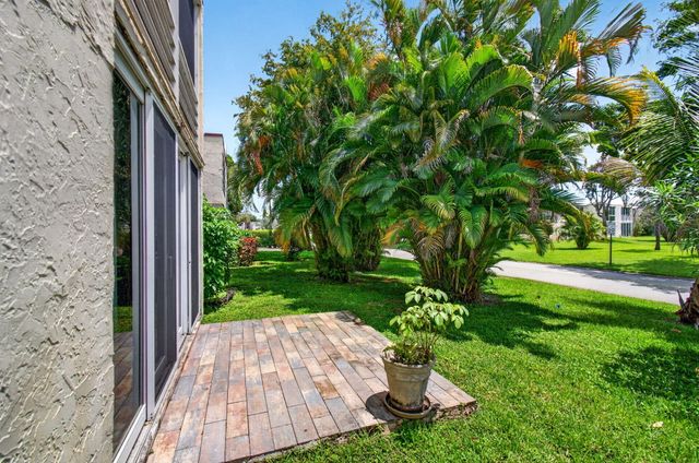 18 Willowbrook Lane 103, Delray Beach, FL 33446