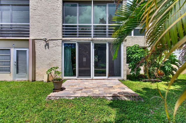 18 Willowbrook Lane 103, Delray Beach, FL 33446