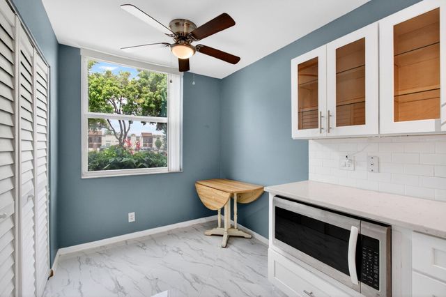 18 Willowbrook Lane 103, Delray Beach, FL 33446