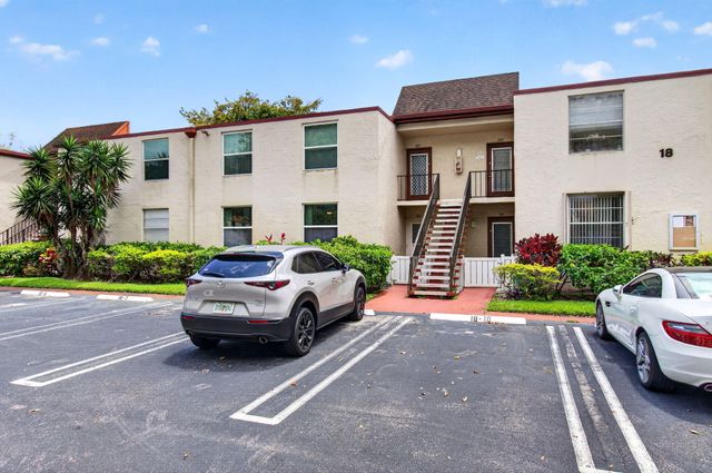 18 Willowbrook Lane 103, Delray Beach, FL 33446