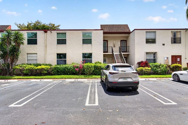 18 Willowbrook Lane 103, Delray Beach, FL 33446