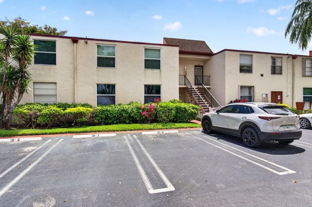 18 Willowbrook Lane 103, Delray Beach, FL 33446