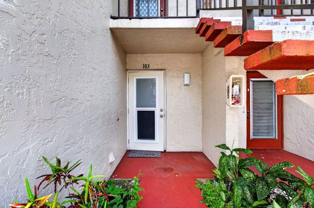 18 Willowbrook Lane 103, Delray Beach, FL 33446