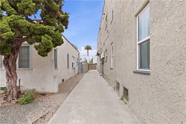 2744 S Redondo Boulevard, Los Angeles, CA 90016