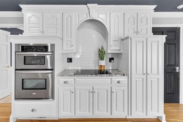 1308 NE Sunny Creek Lane, Blue Springs, MO 64014