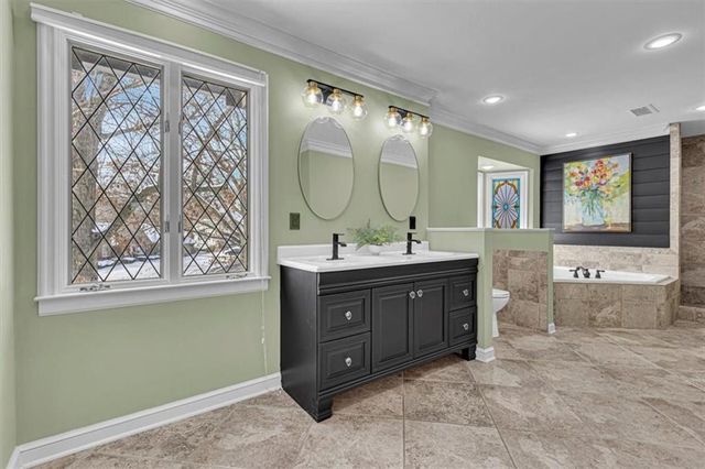 1308 NE Sunny Creek Lane, Blue Springs, MO 64014