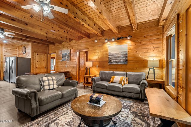 315 Caney Creek Road, Pigeon Forge, TN 37863