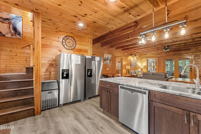 315 Caney Creek Road, Pigeon Forge, TN 37863