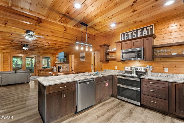 315 Caney Creek Road, Pigeon Forge, TN 37863