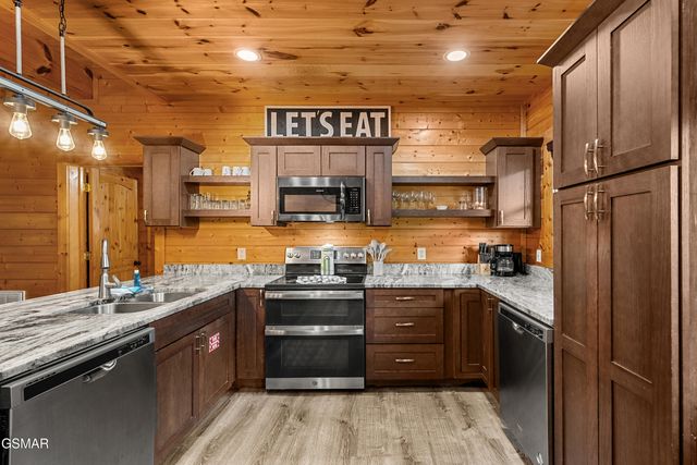 315 Caney Creek Road, Pigeon Forge, TN 37863