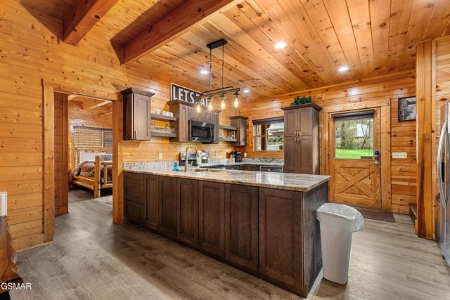 315 Caney Creek Road, Pigeon Forge, TN 37863