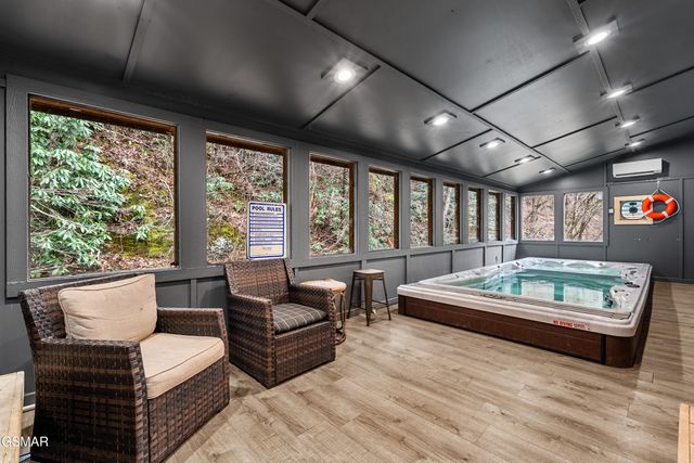 315 Caney Creek Road, Pigeon Forge, TN 37863