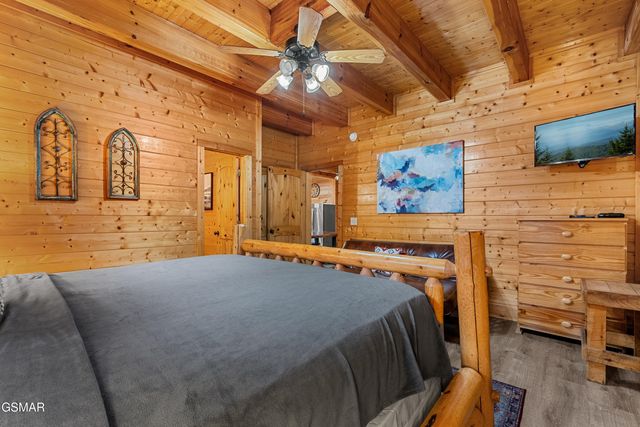 315 Caney Creek Road, Pigeon Forge, TN 37863