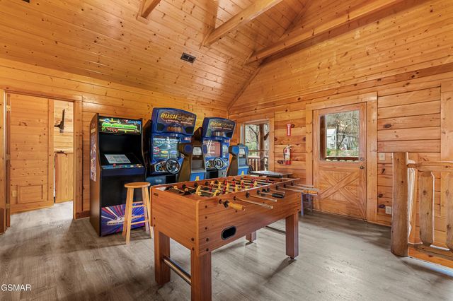 315 Caney Creek Road, Pigeon Forge, TN 37863