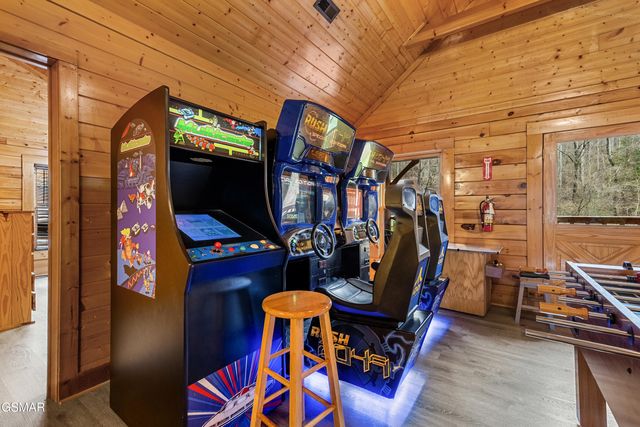 315 Caney Creek Road, Pigeon Forge, TN 37863