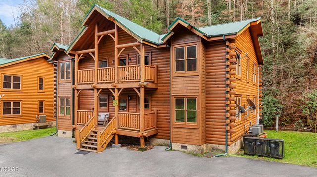 315 Caney Creek Road, Pigeon Forge, TN 37863