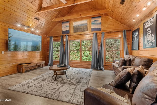 315 Caney Creek Road, Pigeon Forge, TN 37863