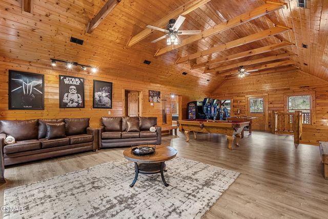 315 Caney Creek Road, Pigeon Forge, TN 37863