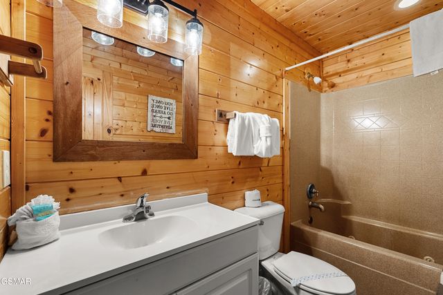 315 Caney Creek Road, Pigeon Forge, TN 37863