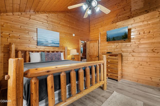 315 Caney Creek Road, Pigeon Forge, TN 37863