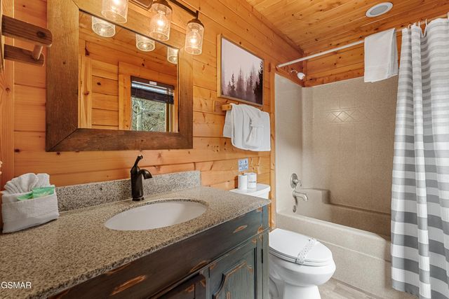 315 Caney Creek Road, Pigeon Forge, TN 37863