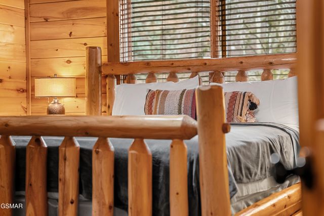 315 Caney Creek Road, Pigeon Forge, TN 37863