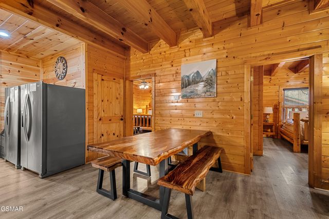 315 Caney Creek Road, Pigeon Forge, TN 37863
