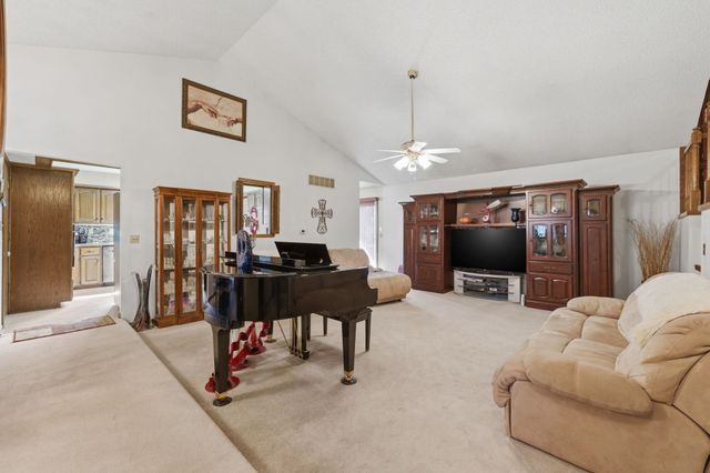 519 S Partridge Ln, Derby, KS 67037
