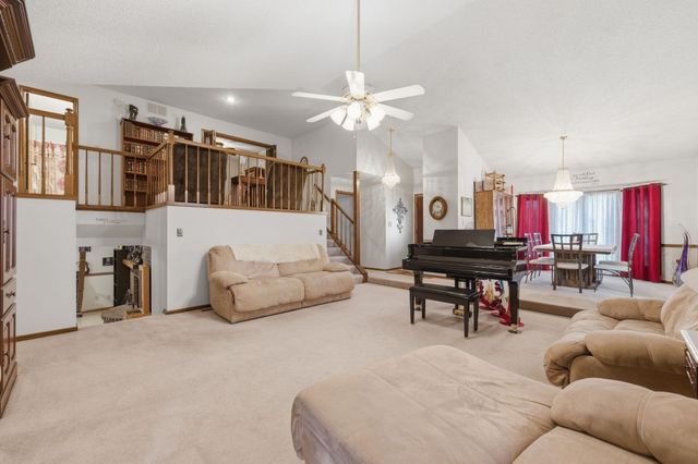 519 S Partridge Ln, Derby, KS 67037