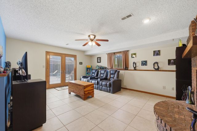 519 S Partridge Ln, Derby, KS 67037