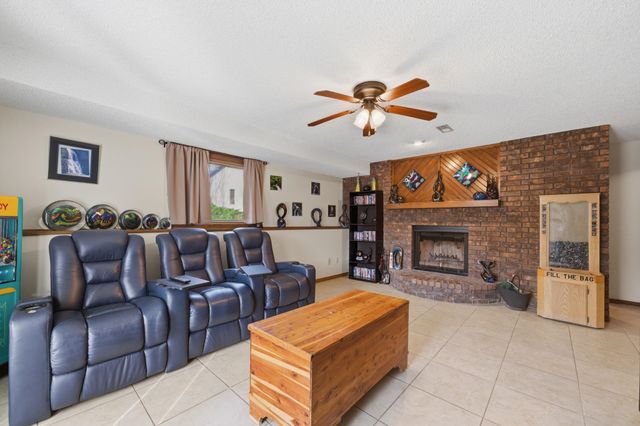 519 S Partridge Ln, Derby, KS 67037