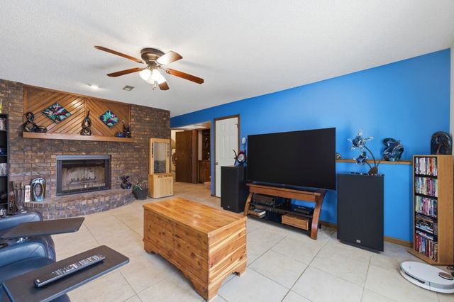 519 S Partridge Ln, Derby, KS 67037