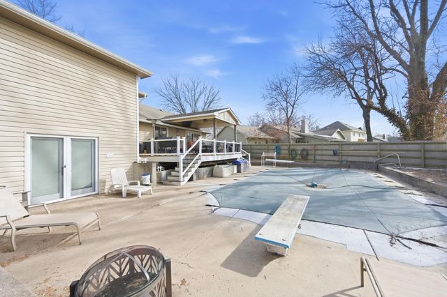 519 S Partridge Ln, Derby, KS 67037
