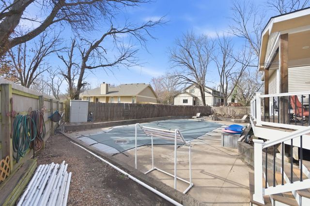 519 S Partridge Ln, Derby, KS 67037