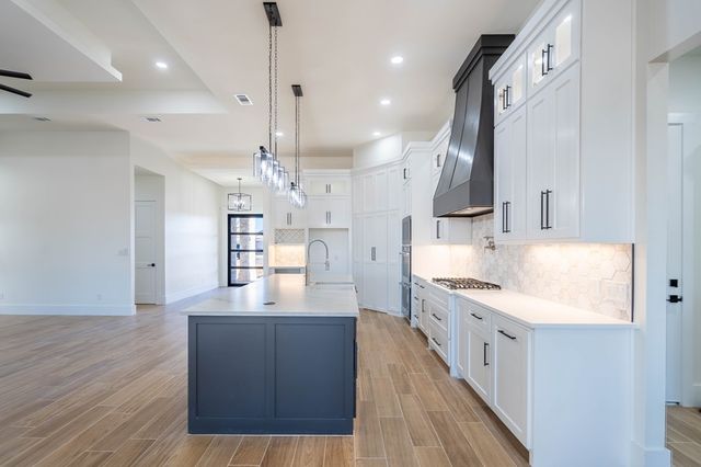 5617 E County Rd 94, Midland, TX 79706