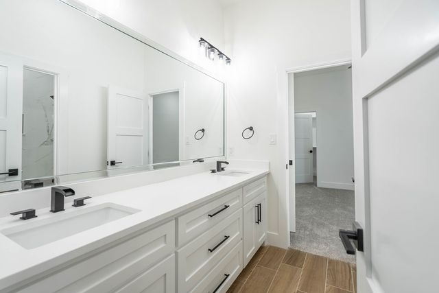 5617 E County Rd 94, Midland, TX 79706