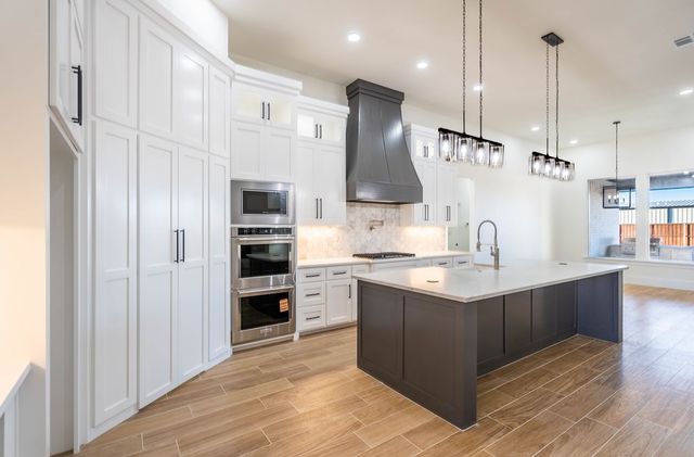 5617 E County Rd 94, Midland, TX 79706