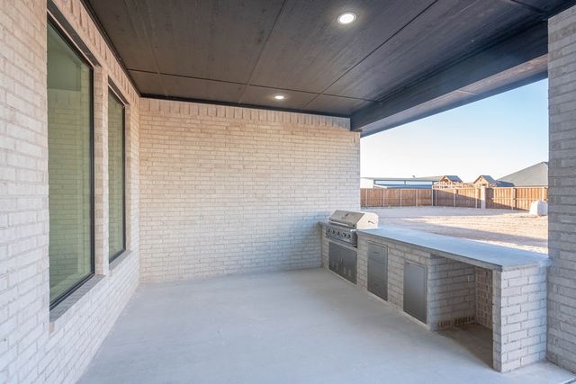 5617 E County Rd 94, Midland, TX 79706