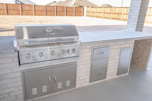 5617 E County Rd 94, Midland, TX 79706