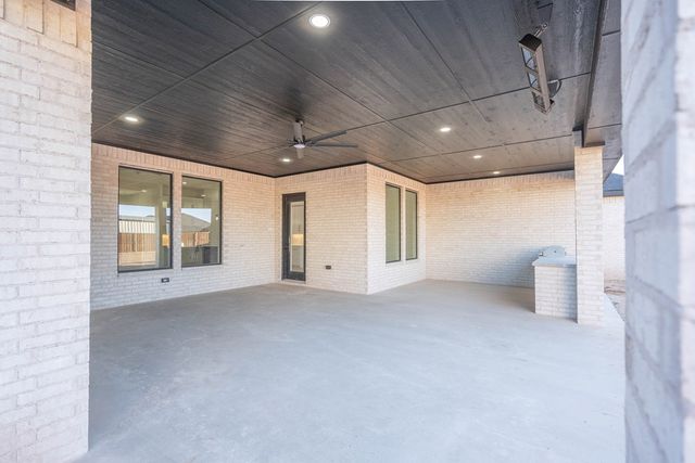 5617 E County Rd 94, Midland, TX 79706