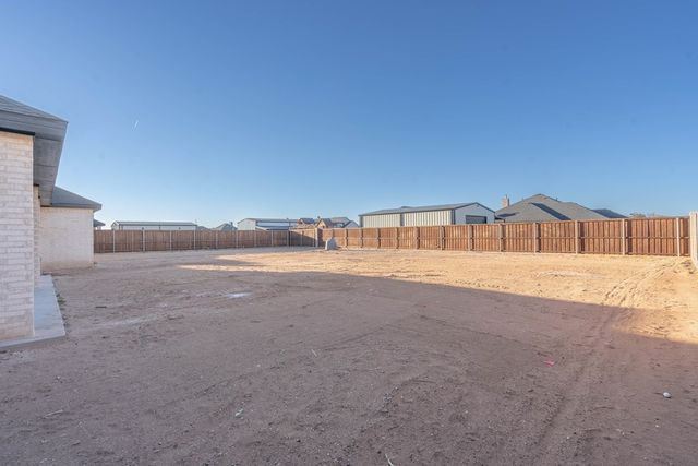 5617 E County Rd 94, Midland, TX 79706