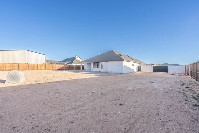 5617 E County Rd 94, Midland, TX 79706