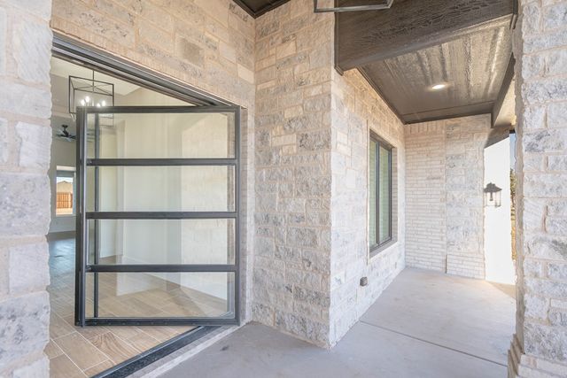 5617 E County Rd 94, Midland, TX 79706