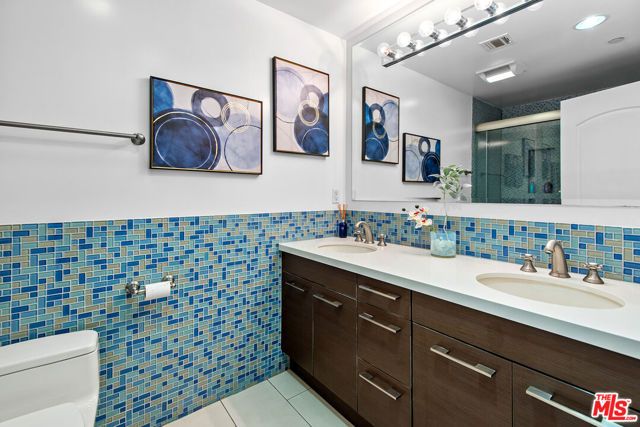 718 N Croft Avenue 103, Los Angeles, CA 90069