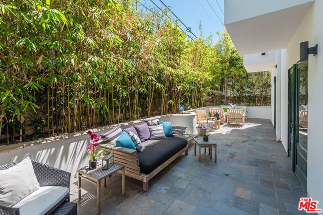 718 N Croft Avenue 103, Los Angeles, CA 90069